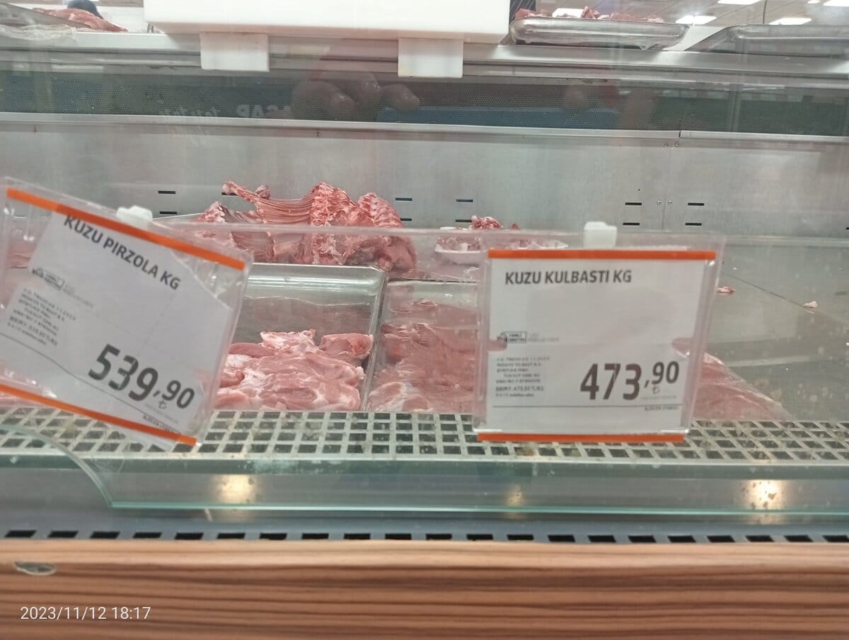 Русская туристка пожаловалась на цены на мясо в Турции: "Оно уже даже не золотое, а платиновое!"