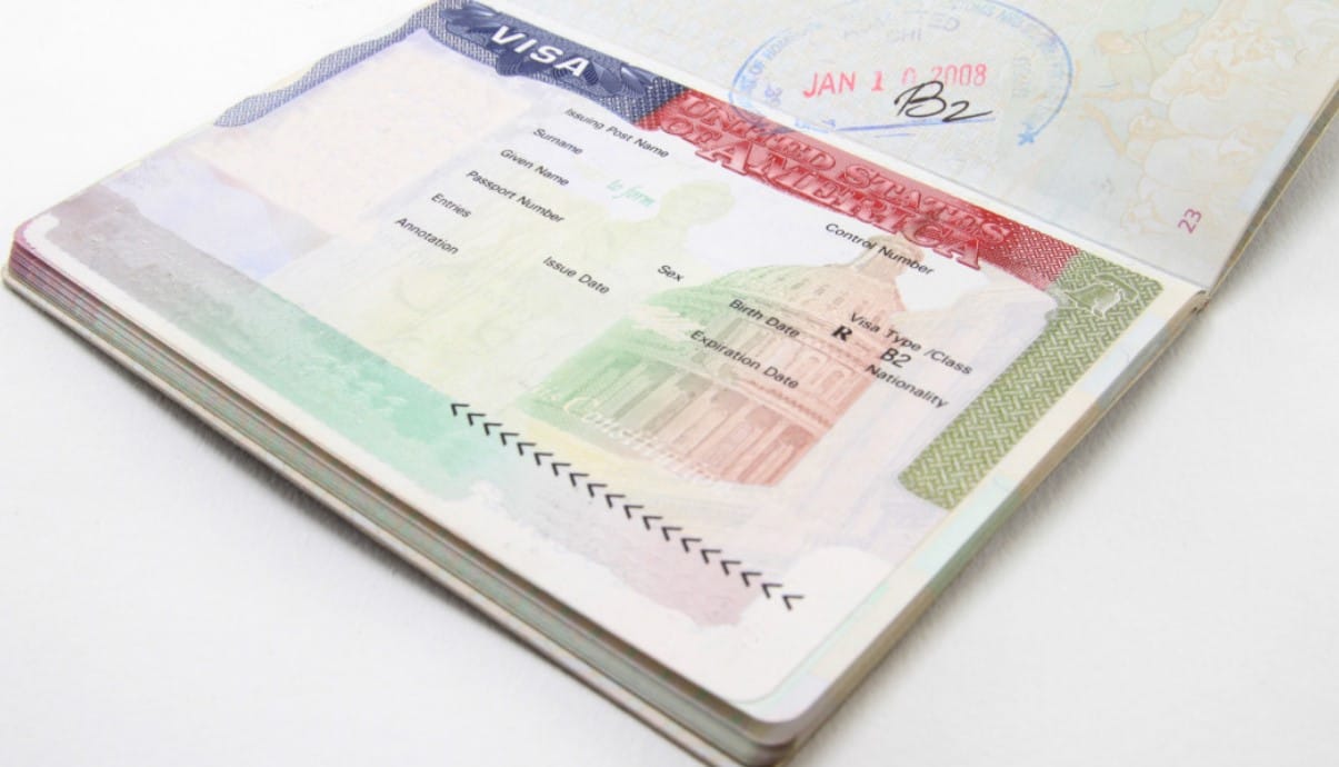 США заменит бумажные визы электронными