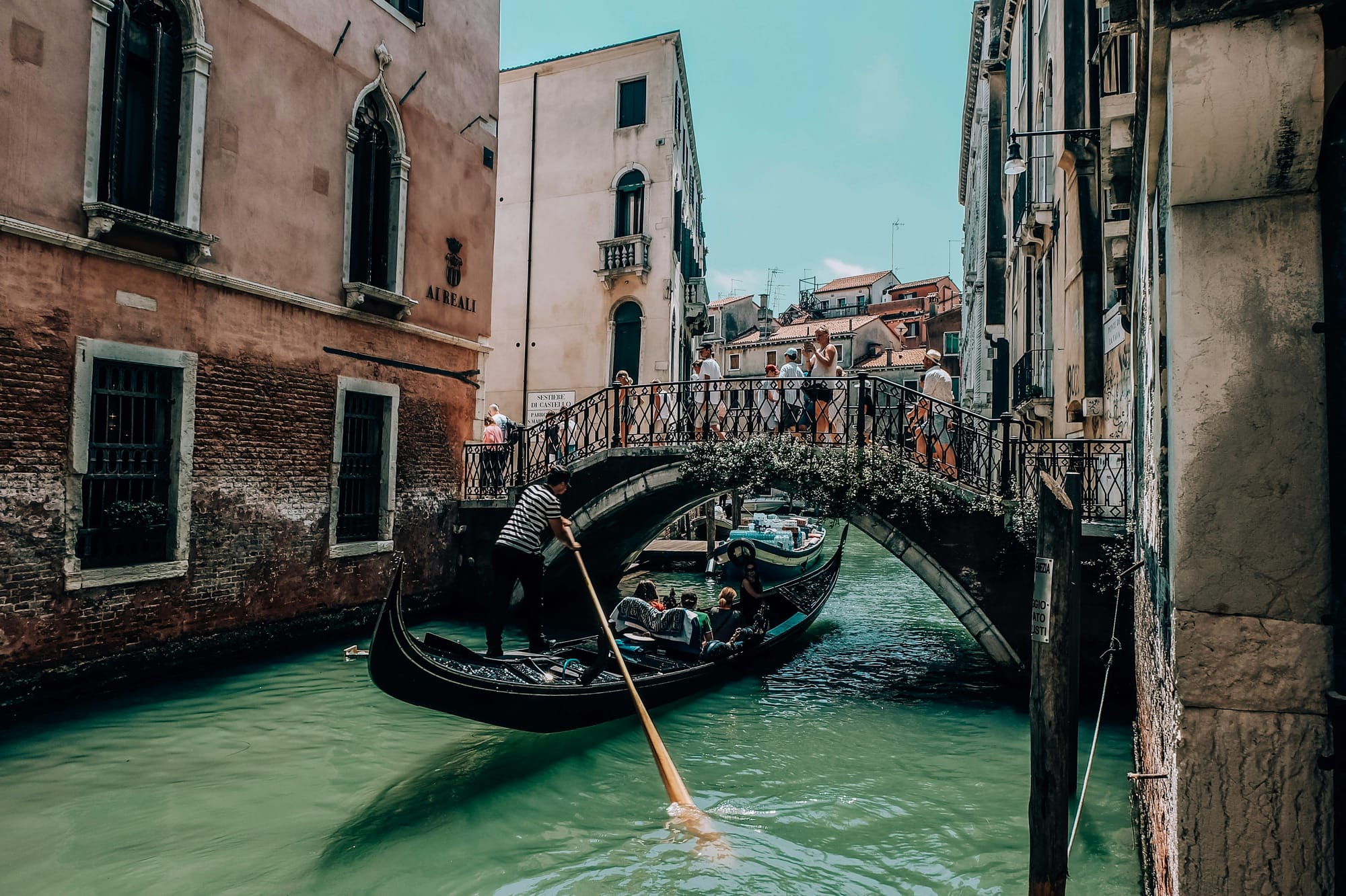 Венеция запретила большие туристические группы