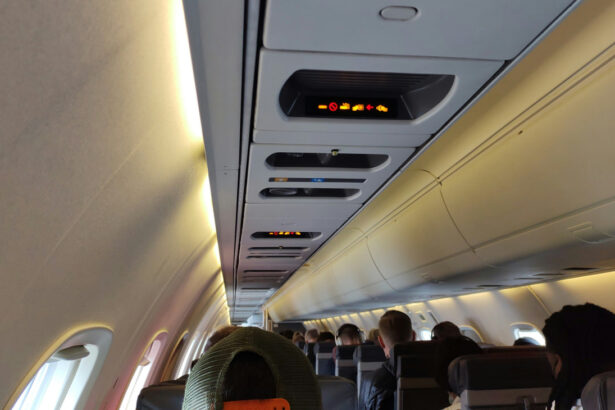 Turkish Airlines будет штрафовать пассажиров, которые покидают места до остановки самолета