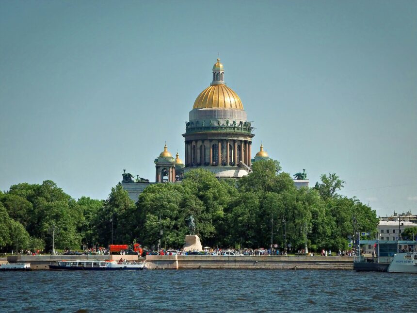 Санкт-Петербург запустил оздоровительный тур для гостей города
