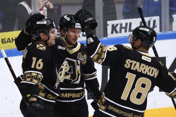 «Адмирал» обыграл «Амур» в дальневосточном дерби и догнал соперника в таблице