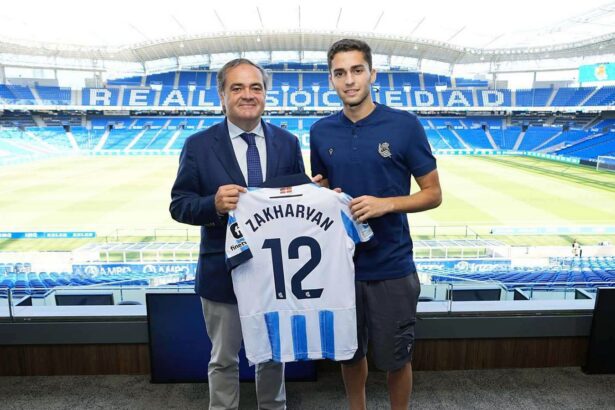 В «Реале Сосьедад» объяснили обратную замену Захаряна в матче с «Атлетиком»