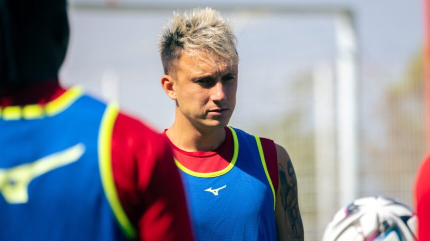 Лидер сборной России Александр Головин расстался с девушкой