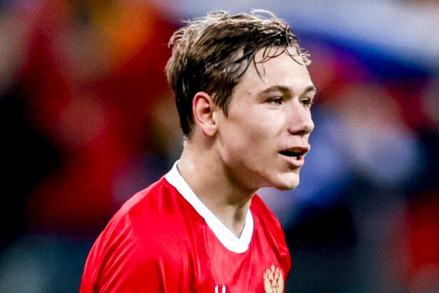 Батраков отказался от зарплаты 120 млн долларов в Саудовской Аравии: «Для Леши очень важно играть в футбол»