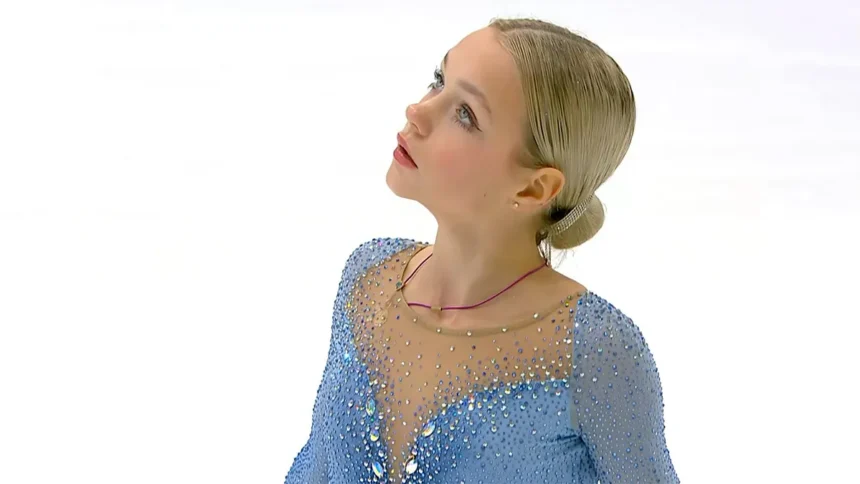 Костылева определилась с новым тренером после ухода из академии Плющенко Костылева определилась с новым тренером после ухода из академии Плющенко