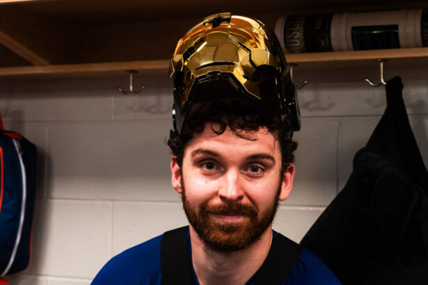 Сорокин сделал 3-й шатаут в сезоне, отразив 32 броска «Тампы». Он повторил рекорд «Айлендерс» по числу игр на ноль