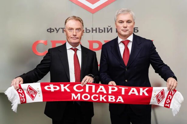 Гендиректор «Спартака» о фото в шарфе ЦСКА: «Биполярочки у меня нет. Юношеские пристрастия не мешают мне работать»
