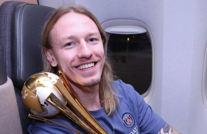 «Настоящий наследник великого Яшина» — министр спорта России Дегтярев о Сафонове «Настоящий наследник великого Яшина» — министр спорта России Дегтярев о Сафонове