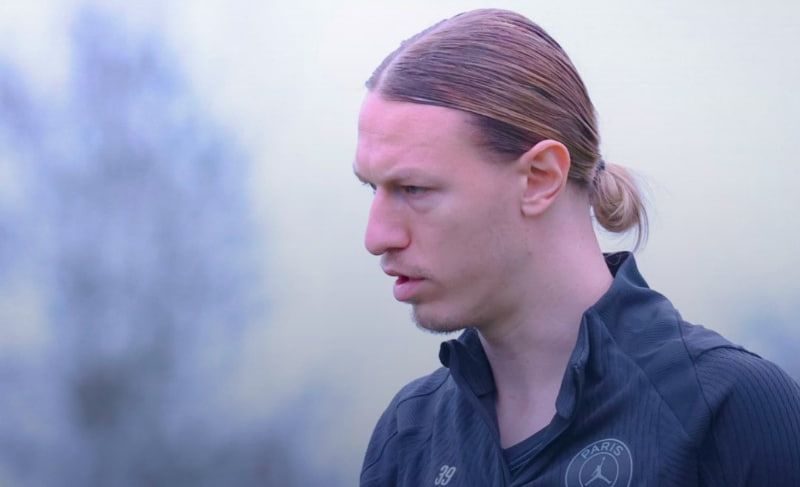 Представитель Сафонова отреагировал на слухи о возможном уходе вратаря из «ПСЖ» Представитель Сафонова отреагировал на слухи о возможном уходе вратаря из «ПСЖ»