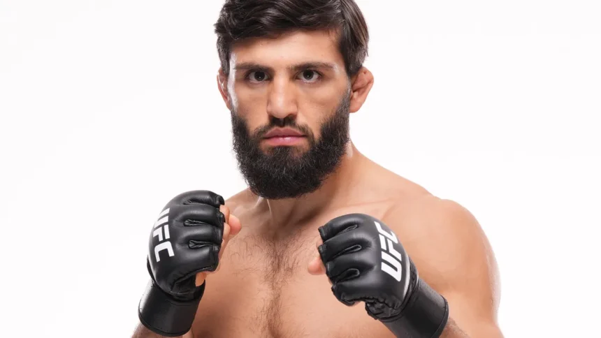 Царукян уверенно победил Палмера на турнире RAF 5 Царукян уверенно победил Палмера на турнире RAF 5