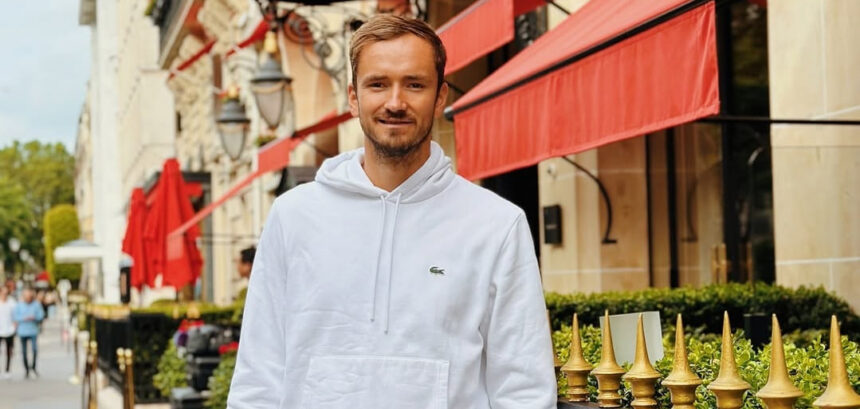 Даниил Медведев с победы начал сезон-2026, обыграв Фучовича в 1-м круге турнира в Брисбене Даниил Медведев с победы начал сезон-2026, обыграв Фучовича в 1-м круге турнира в Брисбене