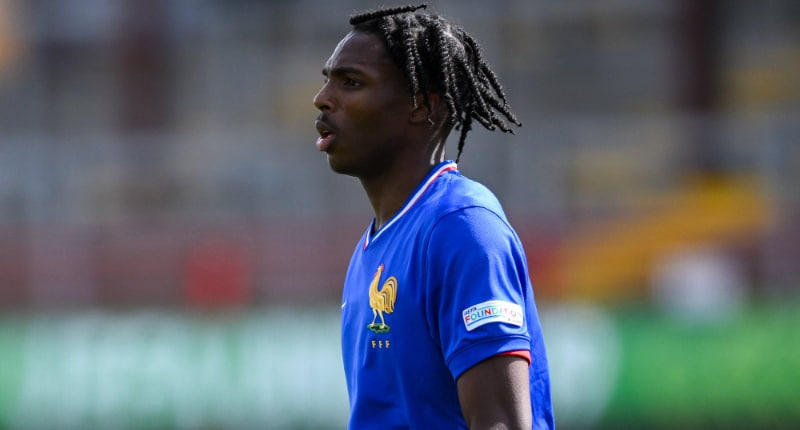 «Ливерпуль» за 60+12 млн евро купил у «Ренна» Жаке. Защитник подписал контракт до 2031-го и перейдет в АПЛ летом «Ливерпуль» за 60+12 млн евро купил у «Ренна» Жаке. Защитник подписал контракт до 2031-го и перейдет в АПЛ летом