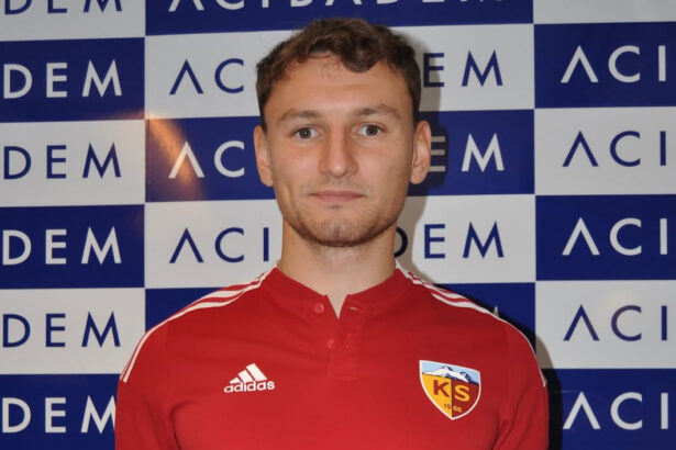 «Кайсериспор» объявил о переходе Фёдора Чалова