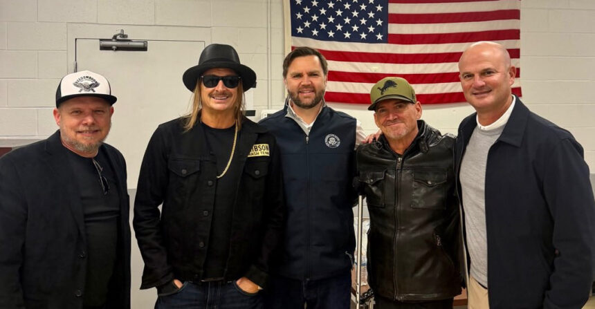 Гашек об освистывании вице-президента США на открытии ОИ: «Учитывая их с Трампом действия, ничего удивительного» Гашек об освистывании вице-президента США на открытии ОИ: «Учитывая их с Трампом действия, ничего удивительного»