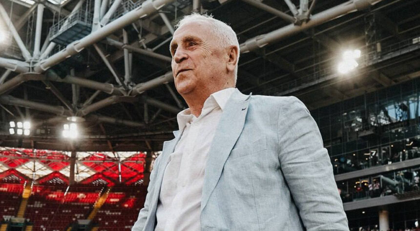 «Если бы западные сволочи нас не душили, мы бы жили нормально». Легенда «Спартака» — о росте цен на ЖКХ «Если бы западные сволочи нас не душили, мы бы жили нормально». Легенда «Спартака» — о росте цен на ЖКХ