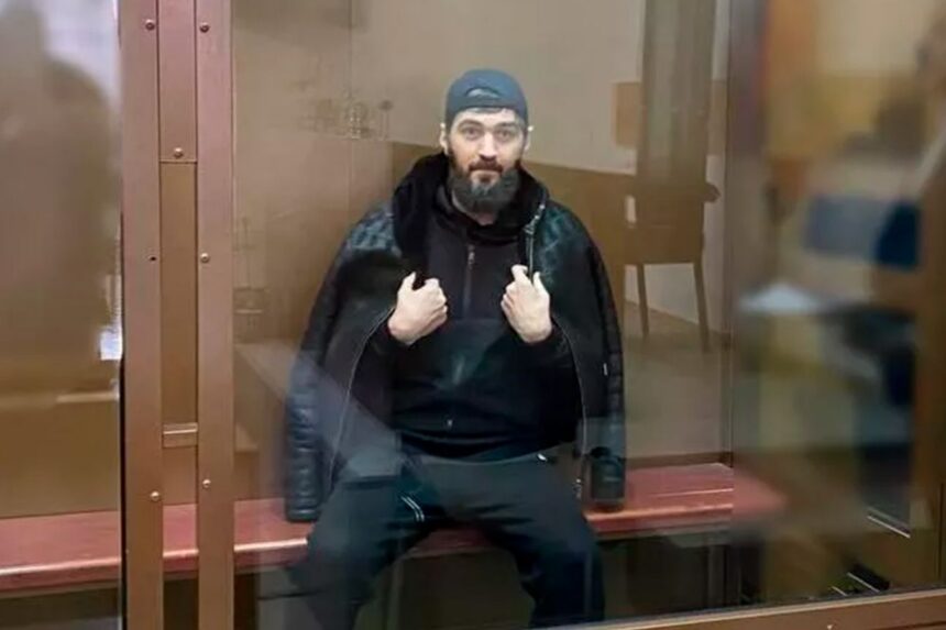 Бойца MMA, осквернившего памятник ветеранам МЧС, приговорили к принудительным работам Бойца MMA, осквернившего памятник ветеранам МЧС, приговорили к принудительным работам