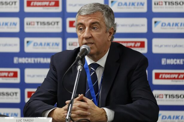 Президент IIHF Тардиф, при котором отстранили Россию, решил не идти на новый срок