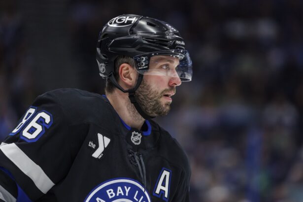 Никита Кучеров обошёл Евгения Малкина по количеству матчей с пятью очками