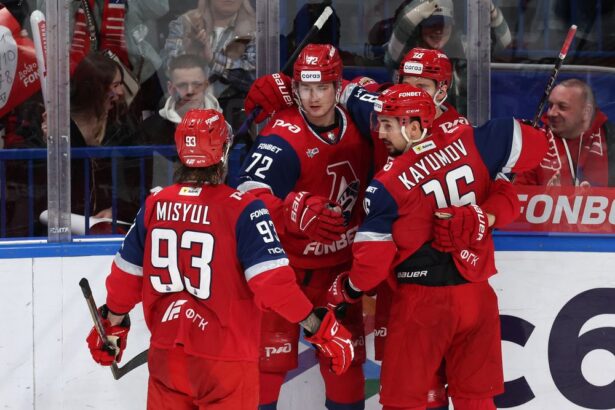 «Локомотив» совершил камбэк с 0:2 и обыграл «Спартак» в первом матче плей-офф