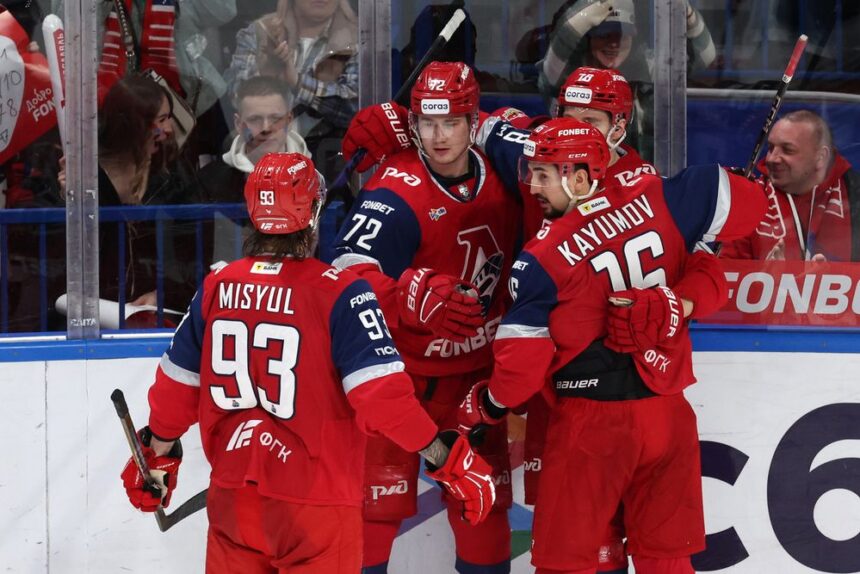 «Локомотив» совершил камбэк с 0:2 и обыграл «Спартак» в первом матче плей-офф «Локомотив» совершил камбэк с 0:2 и обыграл «Спартак» в первом матче плей-офф