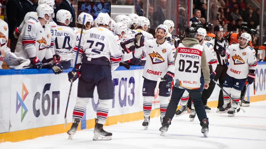 «Металлург» досрочно выиграл регулярный чемпионат КХЛ и впервые взял Кубок Континента «Металлург» досрочно выиграл регулярный чемпионат КХЛ и впервые взял Кубок Континента