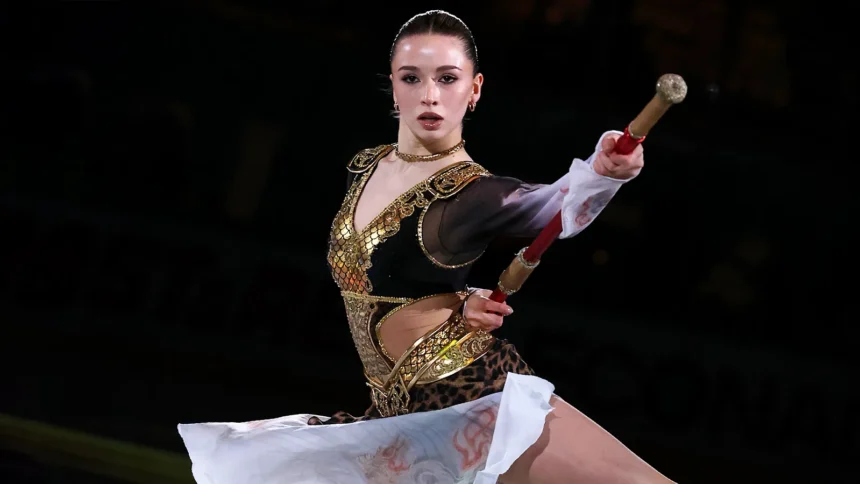 Отец Валиевой признался, что не сразу узнал дочь после возвращения на лед Отец Валиевой признался, что не сразу узнал дочь после возвращения на лед