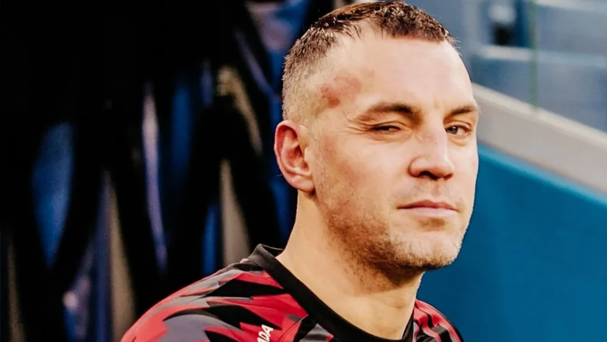 Представитель Дзюбы рассказал о будущем форварда: Артем может остаться в РПЛ еще на сезон Представитель Дзюбы рассказал о будущем форварда: Артем может остаться в РПЛ еще на сезон