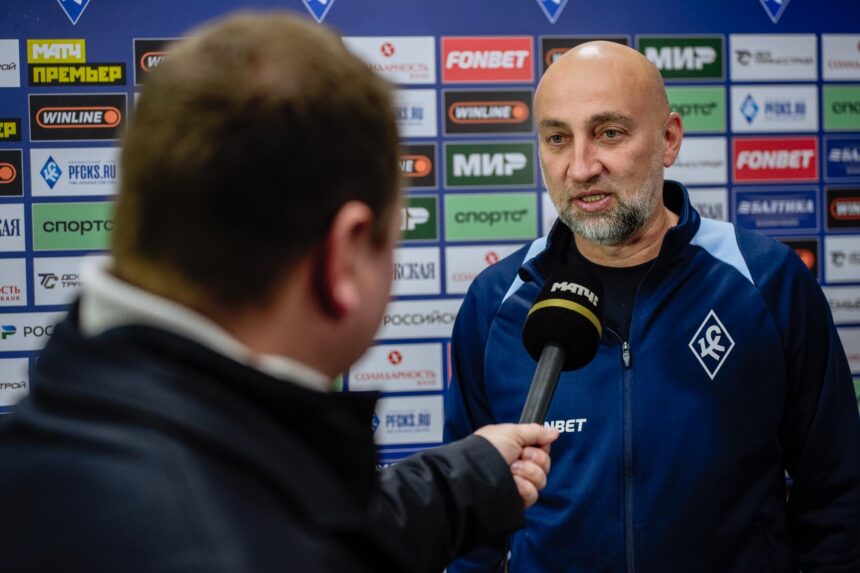 Стали известны подробности увольнения Магомеда Адиева из «Крыльев Советов» Стали известны подробности увольнения Магомеда Адиева из «Крыльев Советов»