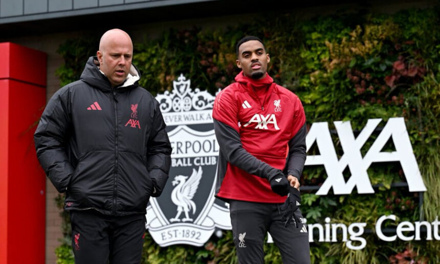 Источник: «Ливерпуль» провёл экстренное совещание, на котором обсуждалось будущее Слота Источник: «Ливерпуль» провёл экстренное совещание, на котором обсуждалось будущее Слота