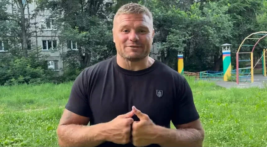 Малыхин взял реванш у Кейна и снова стал чемпионом ONE в тяжелом весе Малыхин взял реванш у Кейна и снова стал чемпионом ONE в тяжелом весе